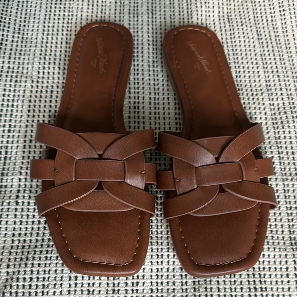 NWOT Universal Thread Edna Slide Sandals with Memory Foam
